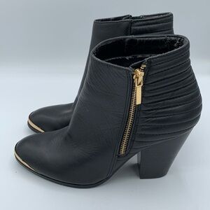 Women’s Victoria Secret’s Ankle boots, Size 7B, have wear on back of ankle only